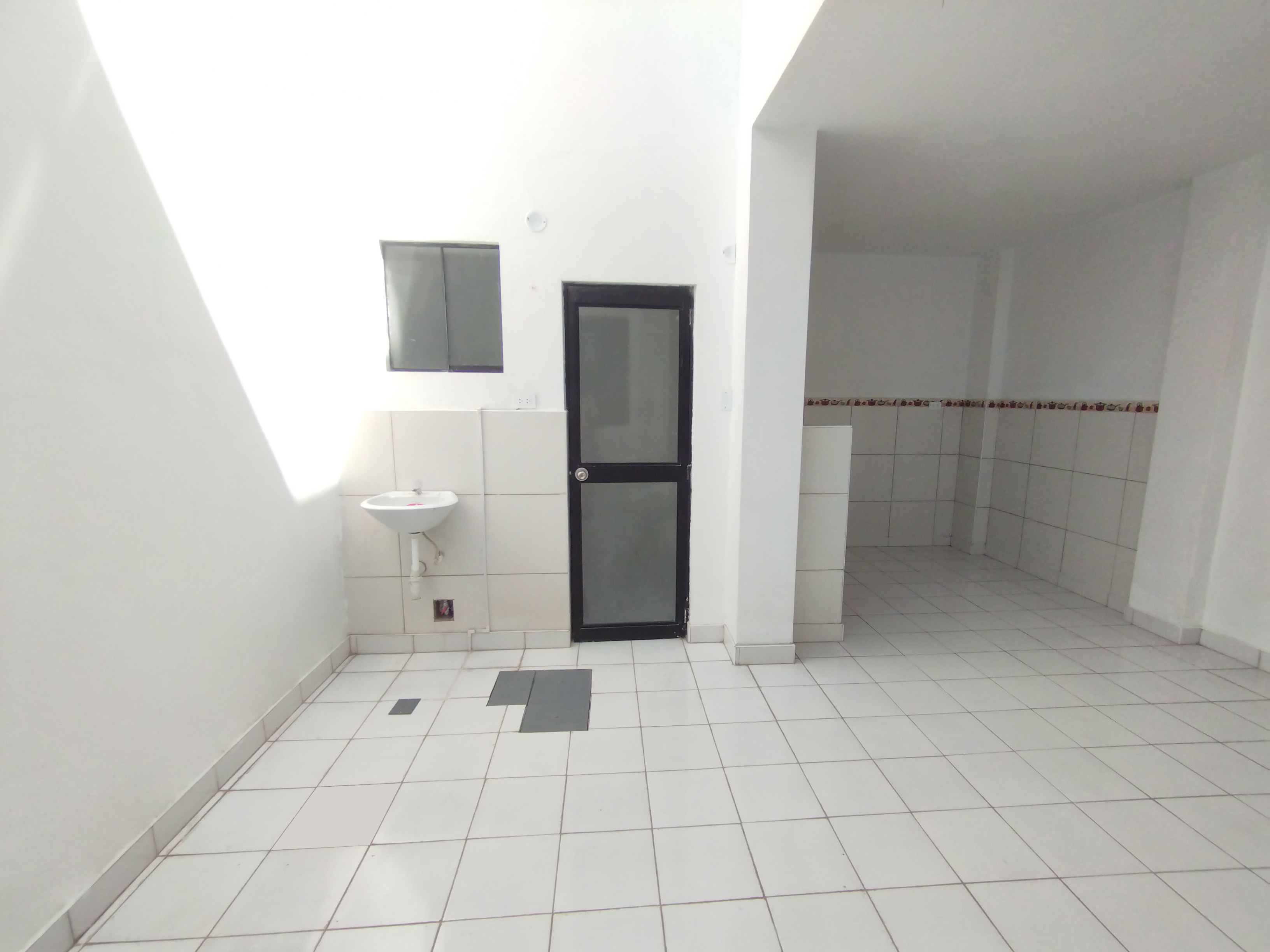¡Vendo linda casa de 2 pisos en Av. Miguel Grau 268, Callao! - 2 ¡Vendo linda casa de 2 pisos en Av. Miguel Grau 268, Callao! - 2